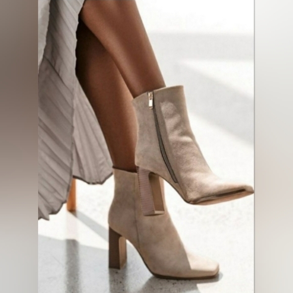 Amber Blocked Heel Booties Size 8.5 MSRP $63 - Picture 2 of 7